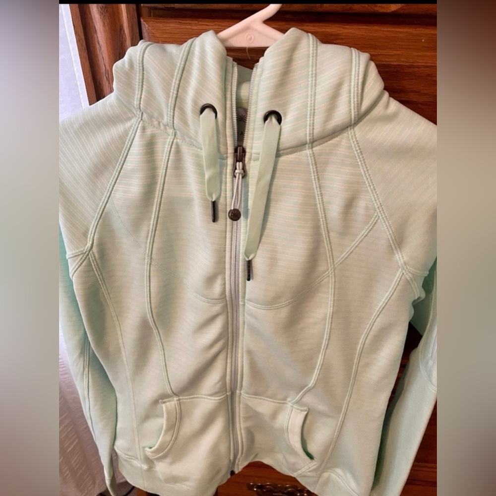 Athleta workout jacket - image 3